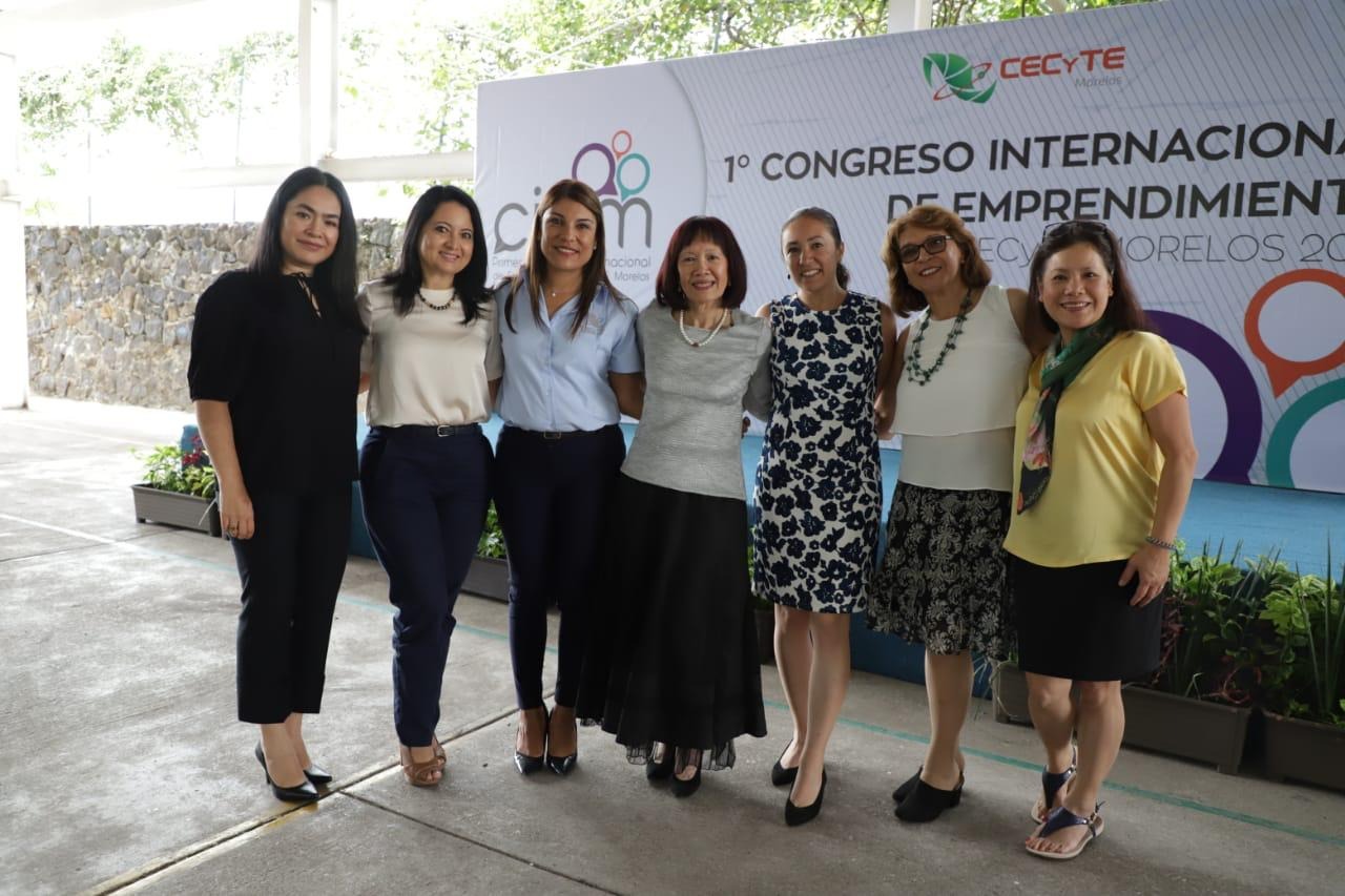 Women entrepreneurs gathered together at an international entrepreneurship congress